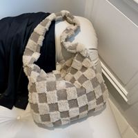 Women's Autumn&winter Plush Color Block Streetwear Square Zipper Shoulder Bag Underarm Bag main image 3