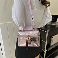 Women's Medium All Seasons Pu Leather Solid Color Streetwear Square Zipper Shoulder Bag Handbag Bucket Bag main image 4