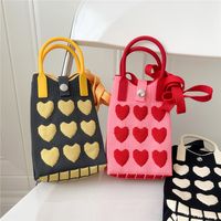 Women's Mini All Seasons Knit Animal Heart Shape Elegant Basic Bucket Buckle Shoulder Bag Handbag main image 2