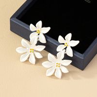 1 Pair Simple Style Flower Stoving Varnish Alloy Drop Earrings main image 3