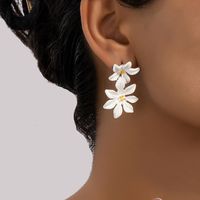 1 Pair Simple Style Flower Stoving Varnish Alloy Drop Earrings main image 4