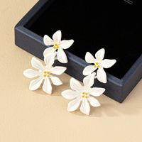 1 Pair Simple Style Flower Stoving Varnish Alloy Drop Earrings sku image 3