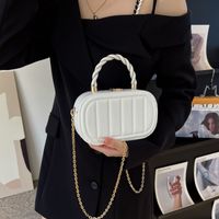 Mujeres Pequeña Cuero Sintético Color Sólido Elegante Estilo Clásico Cuadrado Cerrar Bolsas De Hombro Bolso Bolso Bandolera main image 4