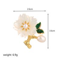 Retro Flower Butterfly Copper Plating Metal Inlay Freshwater Pearl Shell Women's Brooches 1 Piece sku image 1