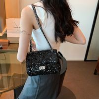 Women's Small All Seasons Pu Leather Solid Color Streetwear Square Lock Clasp Shoulder Bag main image 3