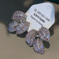 1 Paire Luxueux Style Moderne Feuille Placage Incruster Le Cuivre Zircon Des Boucles D'oreilles main image 2