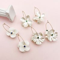1 Pair Casual Commute Flower Plating 304 Stainless Steel Shell Natural Stone Crystal Gold Plated Earrings main image 1