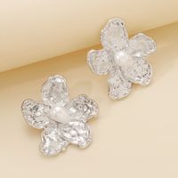 1 Pair Elegant Modern Style Simple Style Flower Artificial Pearl Alloy Ear Studs main image 2