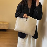 Women's Large All Seasons Pu Leather Solid Color Vintage Style Square Zipper Tote Bag main image 4