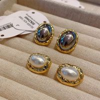 1 Pair Retro Oval Plating Inlay Copper Artificial Pearls Ear Studs main image 1