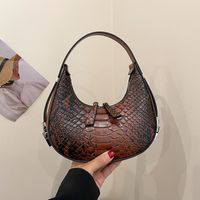 Women's All Seasons Pu Leather Crocodile Streetwear Round Zipper Handbag Underarm Bag main image 4