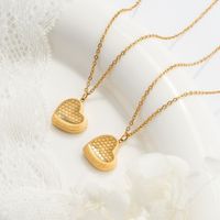 Simple Style Heart Shape Solid Color Titanium Steel Plating 18k Gold Plated Pendant Necklace main image 3