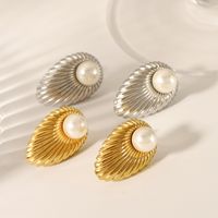 1 Pair Elegant Nordic Style French Style Geometric Plating Inlay 304 Stainless Steel Freshwater Pearl 18K Gold Plated Ear Studs main image 5