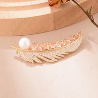 Elegant Glam Crown Feather Flower Copper Plating Inlay Artificial Pearls Zircon Women's Brooches 1 Piece main image 2