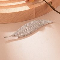 Elegant Glam Crown Feather Flower Copper Plating Inlay Artificial Pearls Zircon Women's Brooches 1 Piece main image 6