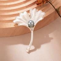 Elegant Glam Crown Feather Flower Copper Plating Inlay Artificial Pearls Zircon Women's Brooches 1 Piece main image 7