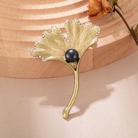 Elegant Glam Krone Feder Blume Kupfer Überzug Inlay Künstliche Perlen Zirkon Frau Broschen 1 Stück main image 8
