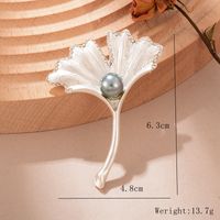 Elegant Glam Krone Feder Blume Kupfer Überzug Inlay Künstliche Perlen Zirkon Frau Broschen 1 Stück sku image 3
