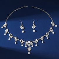 Elegant Leaf Alloy Hollow Out Rhinestones Silver Plated Unisex Earrings Necklace main image 4