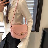 Women's Pu Solid Color Classic Style Sewing Thread Saddle Shape Magnetic Buckle Shoulder Bag main image 2