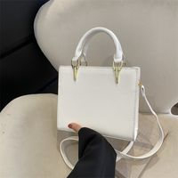 Women's Pu Leather Solid Color Vintage Style Classic Style Square Zipper Shoulder Bag main image 6