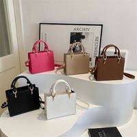 Women's Pu Leather Solid Color Vintage Style Classic Style Square Zipper Shoulder Bag main image 1