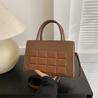 Women's Pu Leather Solid Color Vintage Style Classic Style Square Zipper Handbag main image 4