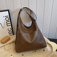 Women's Pu Leather Solid Color Classic Style Bucket Zipper Shoulder Bag main image 2