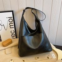 Women's Pu Leather Solid Color Classic Style Bucket Zipper Shoulder Bag main image 5