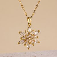 Luxurious Queen Snowflake Stainless Steel Plating Inlay Zircon 18k Gold Plated Pendant Necklace main image 6
