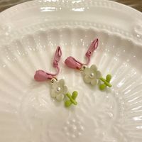 1 Pair Cute Sweet Flower Stoving Varnish Inlay Alloy Artificial Pearls Drop Earrings sku image 2