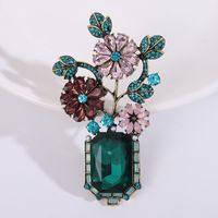 Retro Flor Aleación Embutido Diamantes De Imitación Mujeres Broches sku image 1