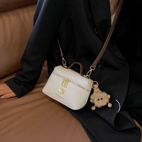 Women's Pu Solid Color Classic Style Sewing Thread Square Zipper Crossbody Bag main image 3