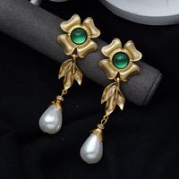 1 Pair Elegant Retro Flower Plating Inlay Copper Artificial Gemstones 18k Gold Plated Drop Earrings main image 4