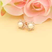 1 Pair Elegant Sweet Snowflake Plating Inlay Copper Artificial Pearls Zircon Rose Gold Plated Ear Studs main image 1
