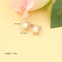 1 Pair Elegant Sweet Snowflake Plating Inlay Copper Artificial Pearls Zircon Rose Gold Plated Ear Studs sku image 1