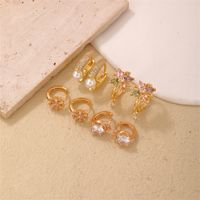 1 Piece Simple Style Flower Copper Pearl Zircon K Gold Plated Hoop Earrings main image 1