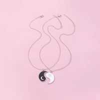 Einfacher Stil Tai Chi Stern Mond Legierung Unisex Halskette Mit Anhänger main image 1