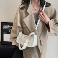 Women's Pu Leather Solid Color Classic Style Sewing Thread Rivet Pillow Shape Zipper Shoulder Bag main image 5