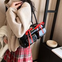 Women's Pu Leather Solid Color Vintage Style Classic Style Sewing Thread Square Zipper Underarm Bag main image 4
