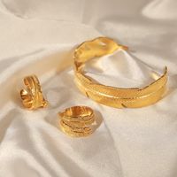Elegant Einfacher Stil Feder Titan Stahl Überzug 18 Karat Vergoldet Ringe Armbänder main image 1