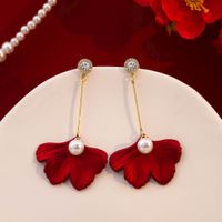 1 Pair Elegant Glam Ginkgo Leaf Plating Inlay Alloy Artificial Pearls Rhinestones Drop Earrings main image 1