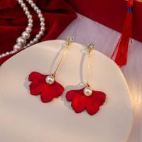 1 Pair Elegant Glam Ginkgo Leaf Plating Inlay Alloy Artificial Pearls Rhinestones Drop Earrings main image 4