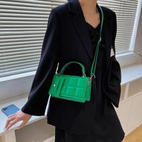 Women's Medium Pu Leather Solid Color Streetwear Square Magnetic Buckle Handbag main image 2