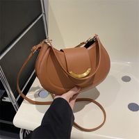Women's Pu Leather Solid Color Vintage Style Classic Style Semicircle Buckle Shoulder Bag main image 2
