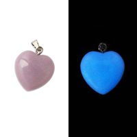 1 Piece Simple Style Heart Shape Fluorite Luminous Pendant Jewelry Accessories sku image 1