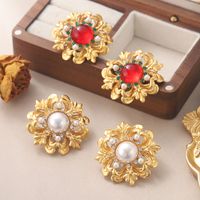 1 Pair Vintage Style French Style Flower Plating Inlay Copper Rhinestones Glass Stone Pearl 18k Middle Ancient Gold Ear Studs main image 3