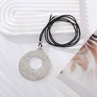 Elegant Simple Style Circle Alloy Leather Rope Plating Women's Pendant Necklace main image 3