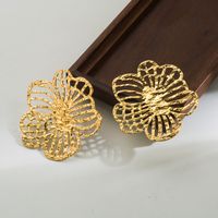 1 Pair Simple Style Leaves Solid Color Flower Plating Hollow Out Stainless Steel 18k Gold Plated Drop Earrings Ear Studs main image 3
