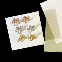 1 Pair Simple Style Flower Plating Inlay Copper Diamond Ear Studs main image 4